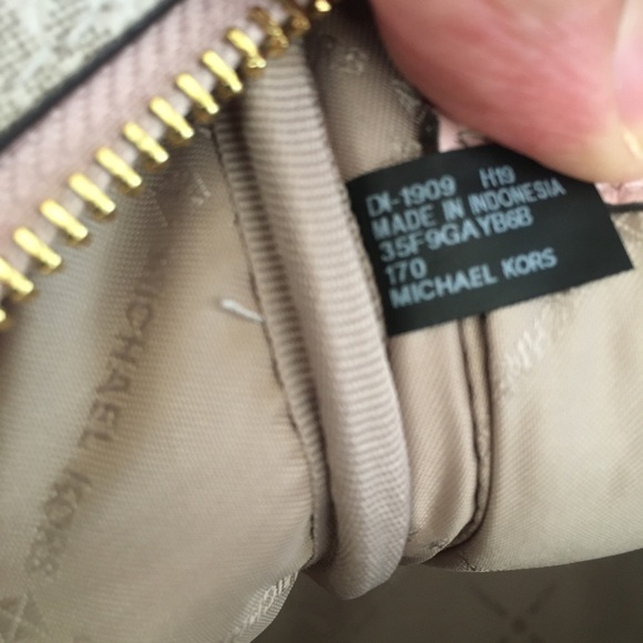 Michael Kors medium abbey Backpack - Picture 4 of 8